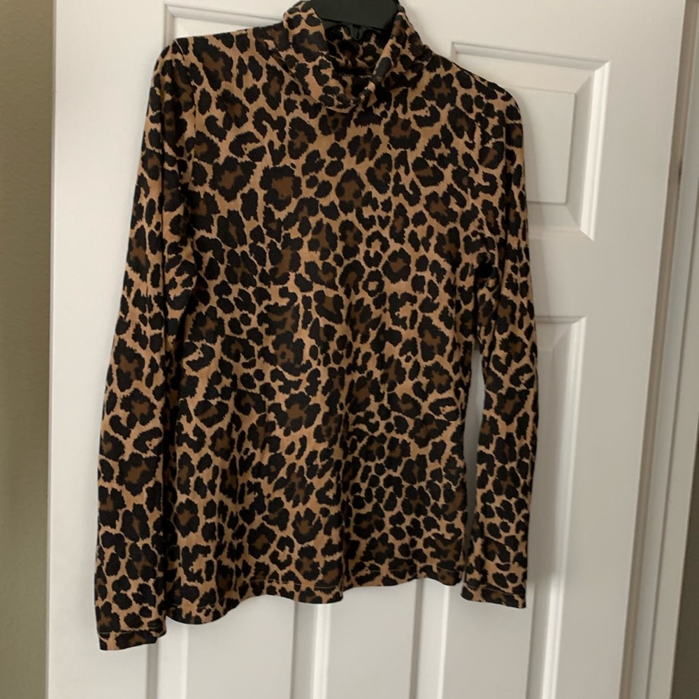 EUC J.Crew tissue turtleneck leopard print sz small